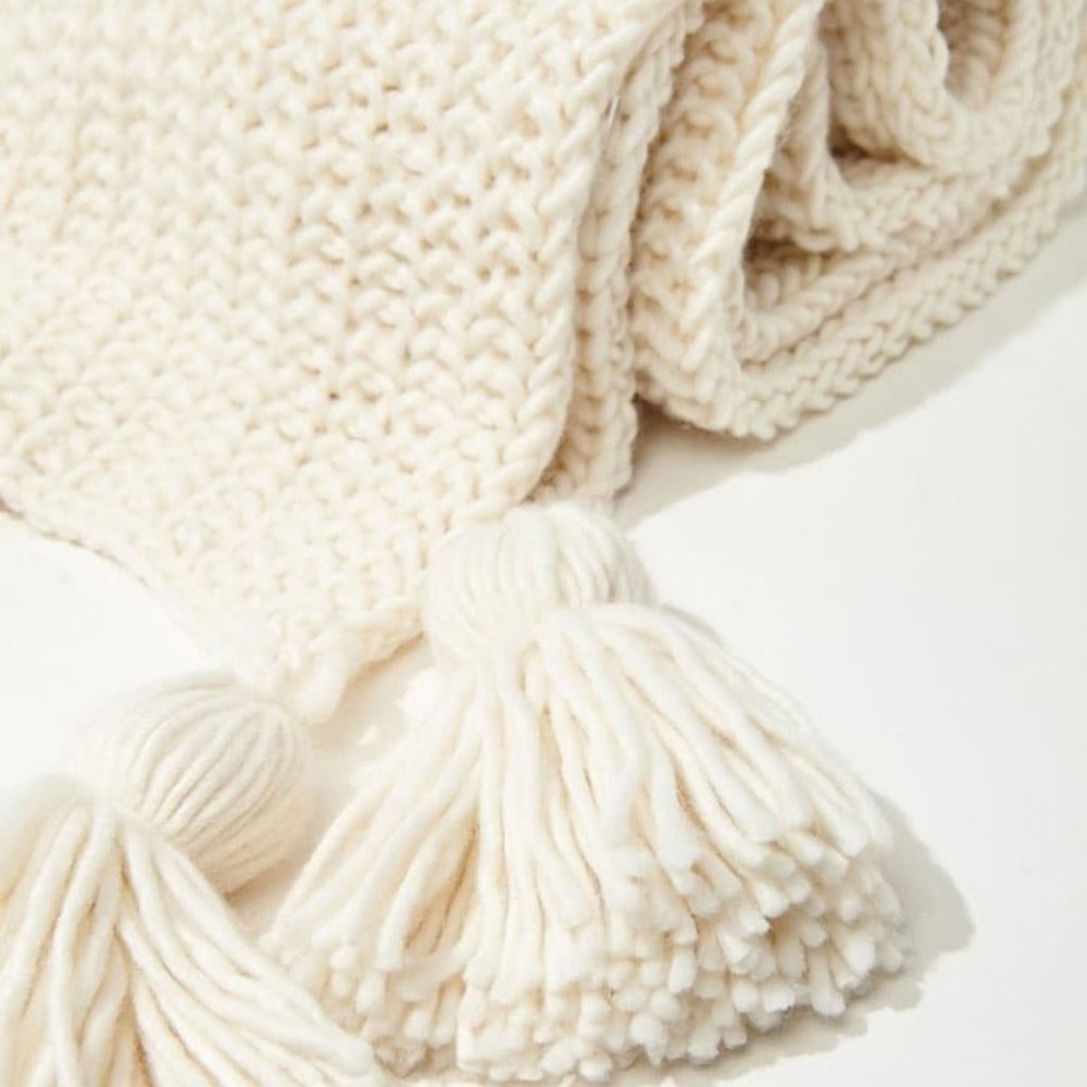 Forever 21 Womens Tassel Accent Oblong Scarf Cream - Picture 2 of 4